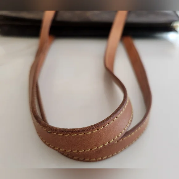 COA! Louis Vuitton Babylone Tote Bag. Stunning LV At A Great Price! - Picture 15 of 16